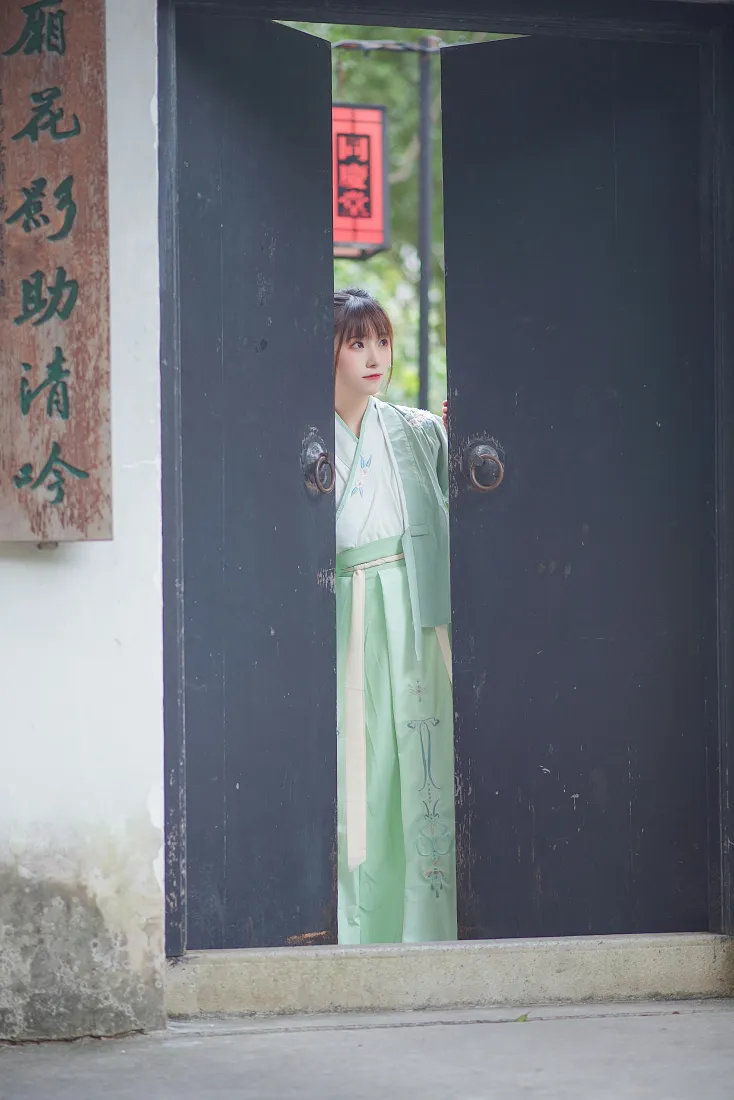 绮太郎Kitaro手机壁纸｜浅绿色汉服背景图片 - 古风写真「哲风壁纸」