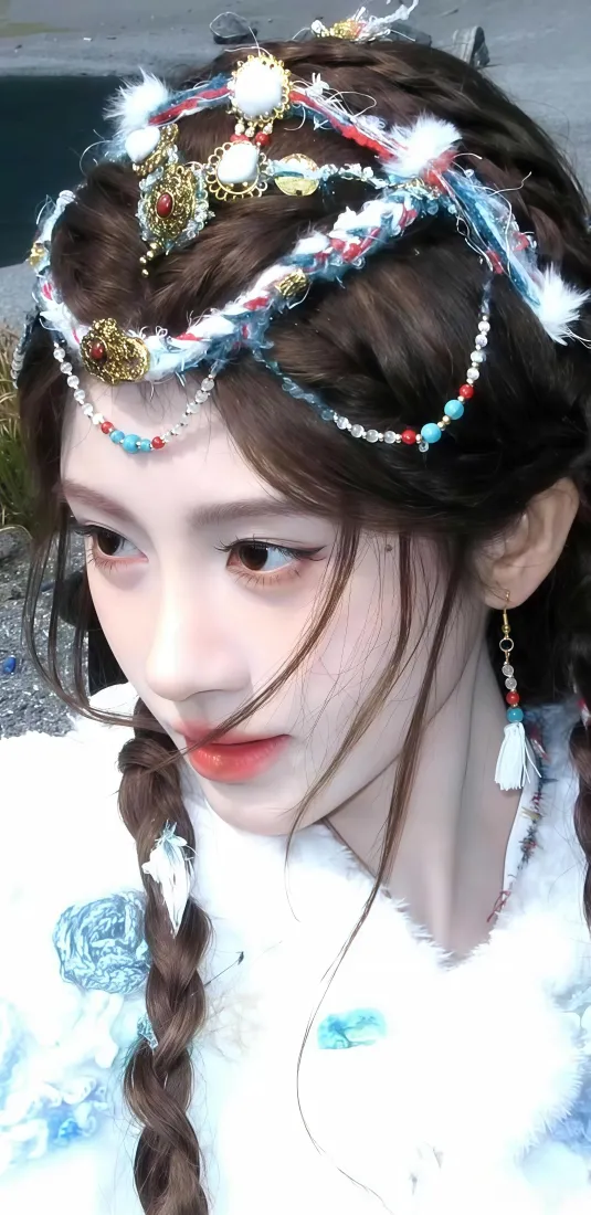 4k头饰壁纸 - 美女 - 红唇 - 编发「哲风壁纸」