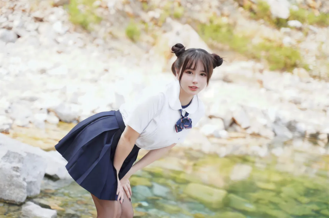 8k双丸子头JK少女壁纸|小溪边背景图片 - 清纯户外写真「哲风壁纸」 8k双丸子头JK少女壁纸|小溪边背景图片 - 清纯户外写真「哲风壁纸」