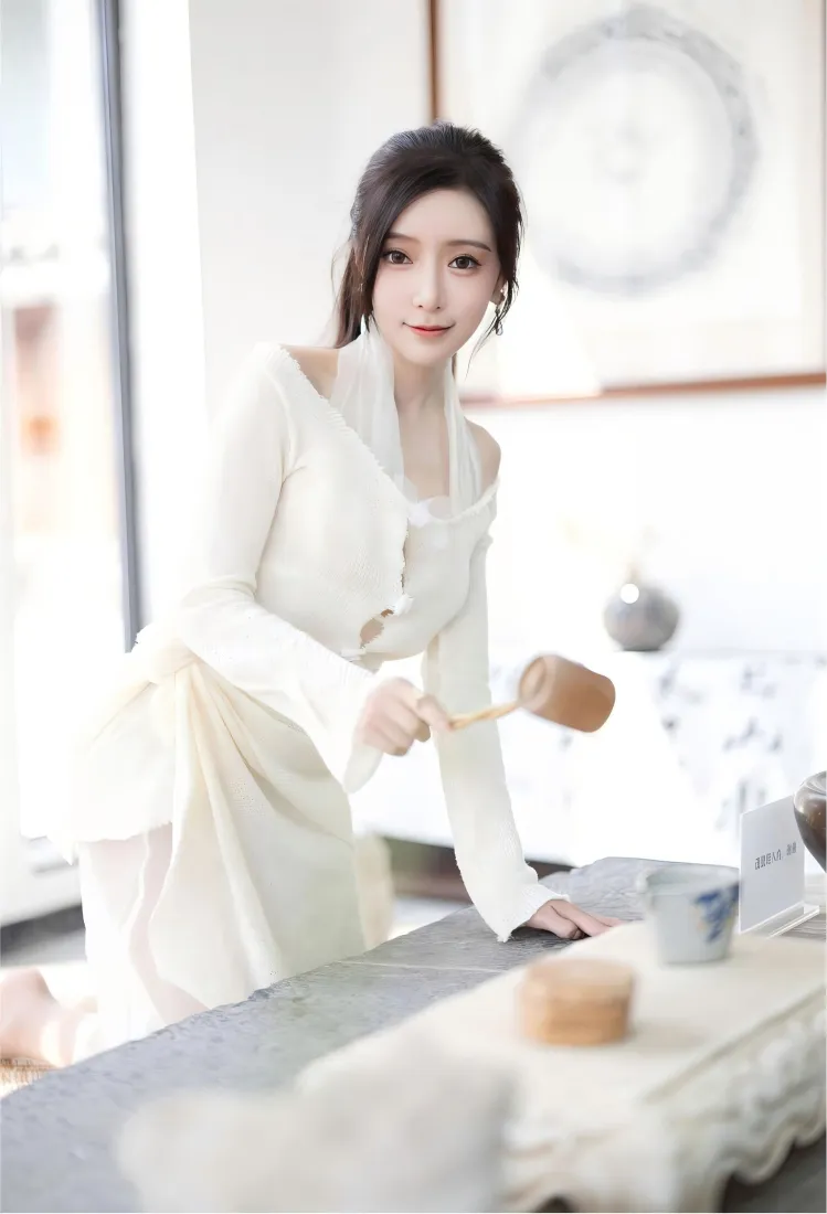 白衣美女手机壁纸|茶室泡茶背景图片 - 优雅模特「哲风壁纸」 白衣美女手机壁纸|茶室泡茶背景图片 - 优雅模特「哲风壁纸」