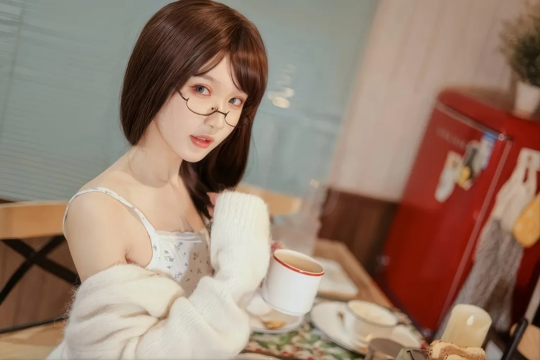 2k戴眼镜美女壁纸|居家休闲场景背景图片 - 清新写真「哲风壁纸」 2k戴眼镜美女壁纸|居家休闲场景背景图片 - 清新写真「哲风壁纸」