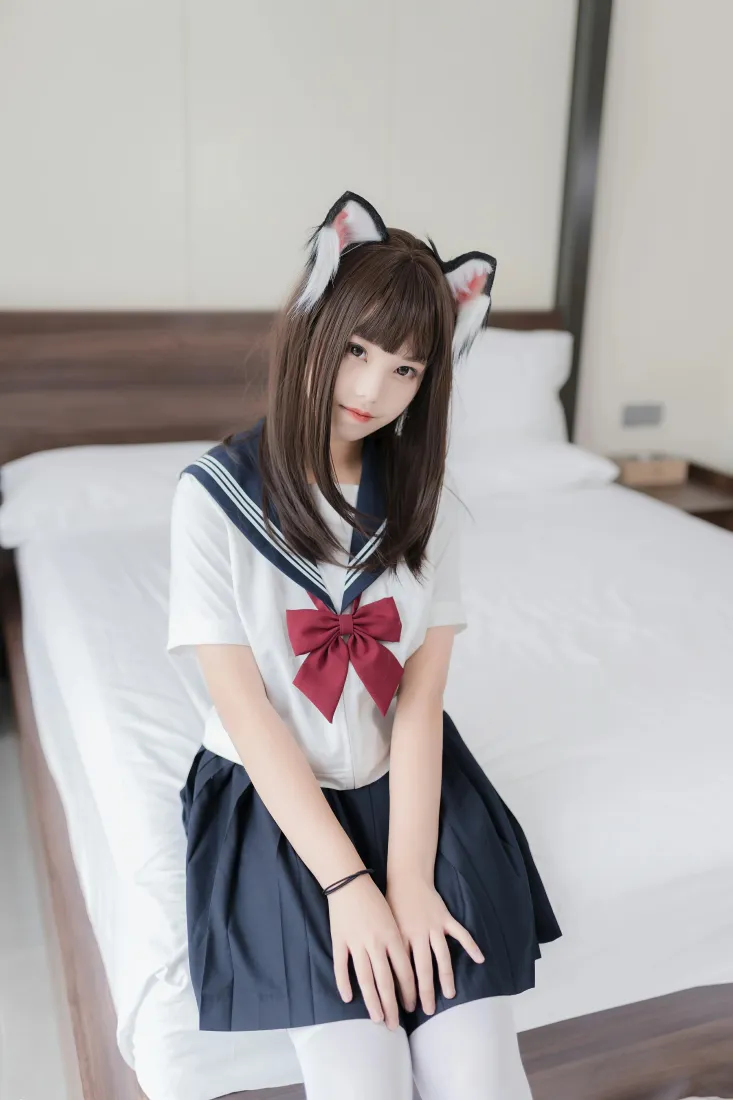 蜜汁猫裘手机壁纸｜猫耳JK少女背景图片 - 水手服白丝居家「哲风壁纸」