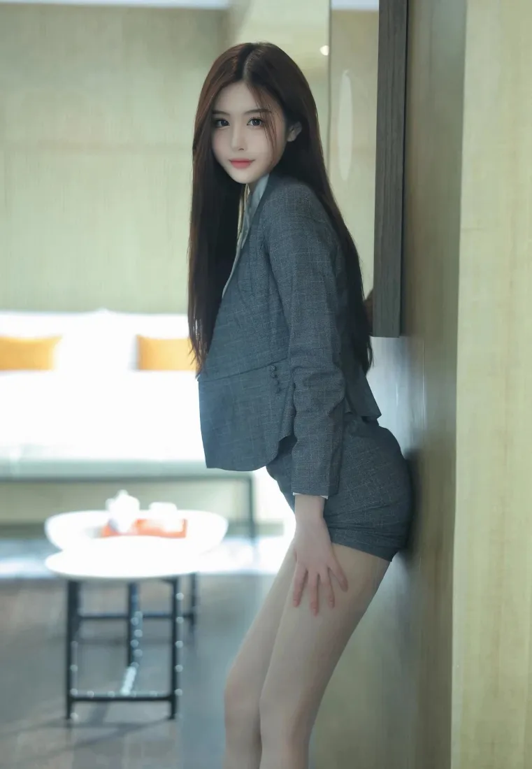 OL美女手机壁纸｜职场办公背景图片 - 气质穿搭人像「哲风壁纸」