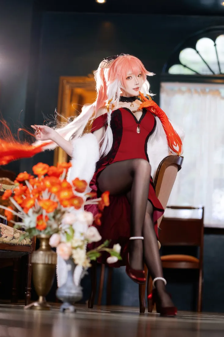 长离cos手机壁纸｜红裙黑丝少女背景图片 - 写真大片「哲风壁纸」