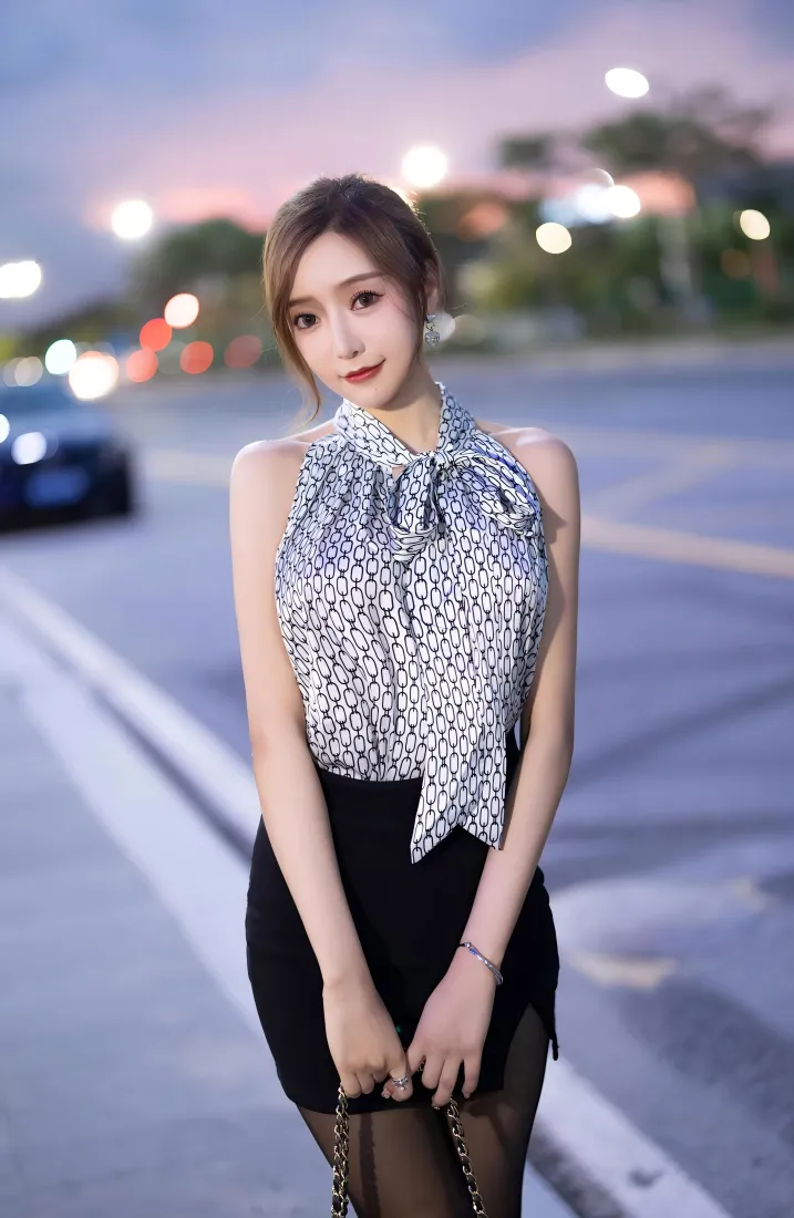 气质模特写真手机壁纸｜城市傍晚街景背景图片 - 时尚潮流穿搭「哲风壁纸」