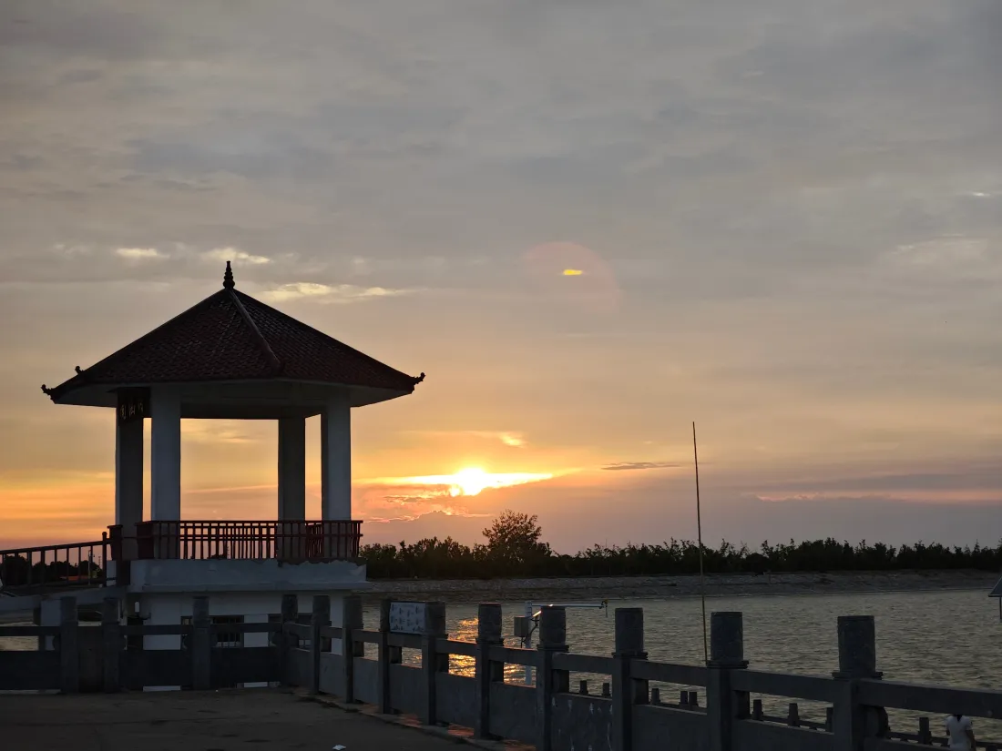 4k湖畔夕阳壁纸|临水古亭背景图片 - 黄昏自然风景「哲风壁纸」 4k湖畔夕阳壁纸|临水古亭背景图片 - 黄昏自然风景「哲风壁纸」
