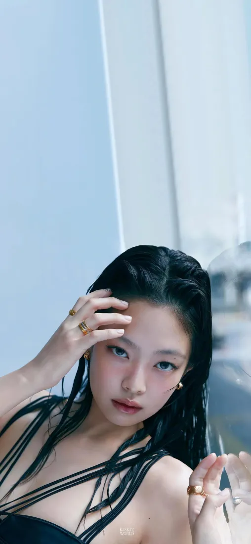 Jennie手机壁纸|湿发氛围感背景图片 - 时尚人像「哲风壁纸」 Jennie手机壁纸|湿发氛围感背景图片 - 时尚人像「哲风壁纸」