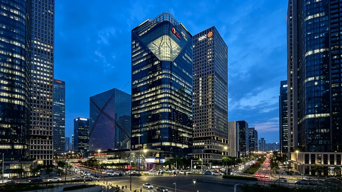 3k城市CBD壁纸｜摩天大楼夜景背景图片 - 都市风光「哲风壁纸」