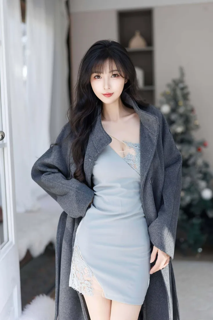 性感美女手机壁纸｜浅灰穿搭背景图片 - 居家气质写真「哲风壁纸」