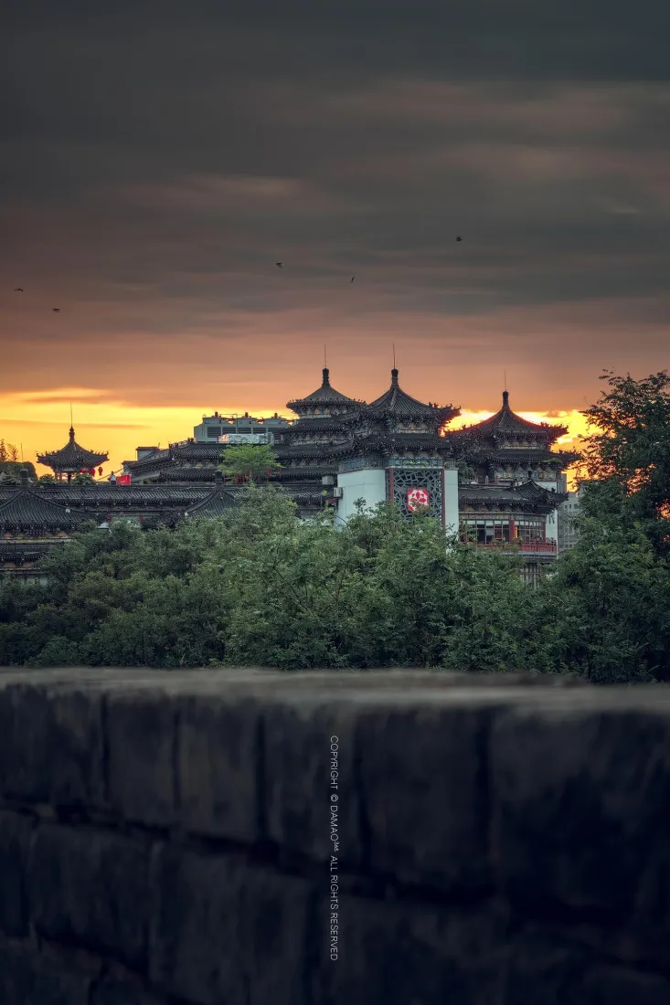 中式古建筑手机壁纸｜黄昏晚霞背景图片 - 古城治愈风景「哲风壁纸」