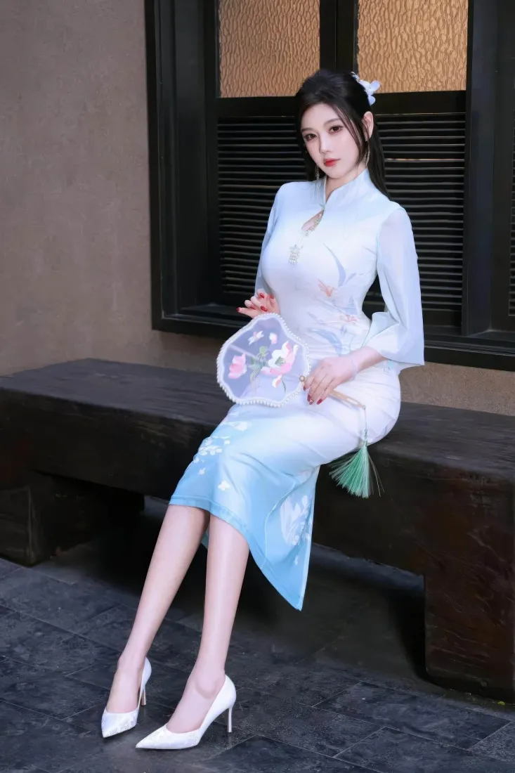 浅蓝旗袍美女手机壁纸｜新中式国风背景图片 - 优雅性感「哲风壁纸」