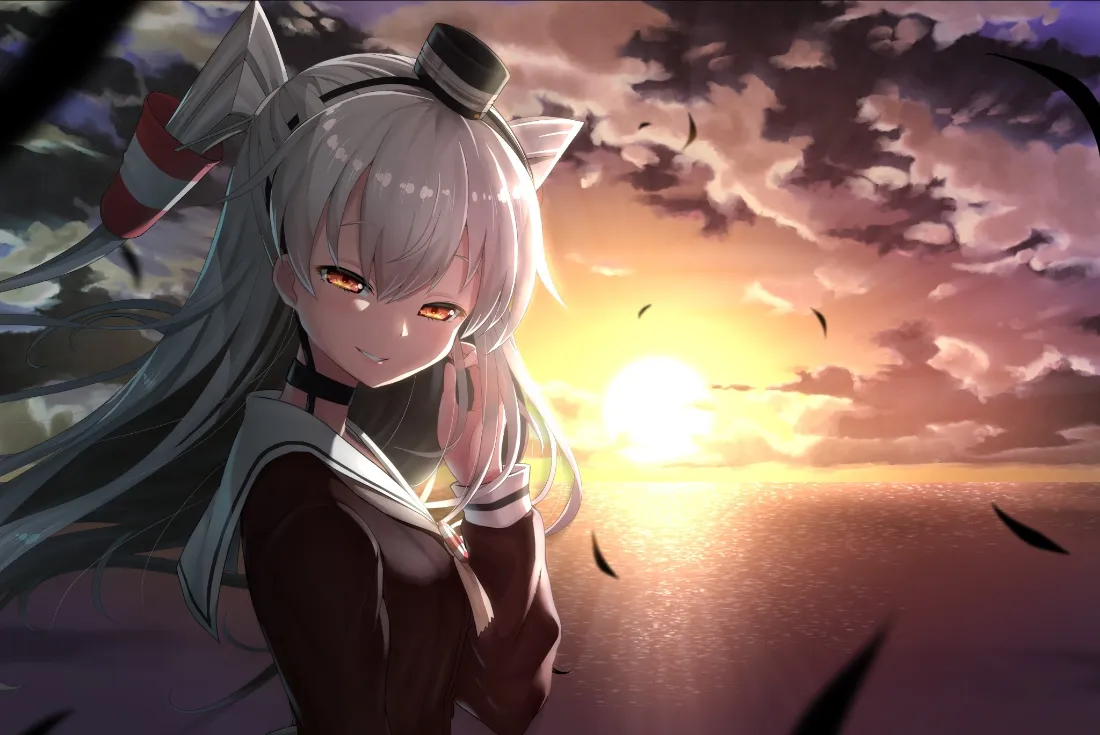 白发兽耳橙瞳少女身着水手服，立于日落海面旁，羽毛飘散，暖光笼罩。