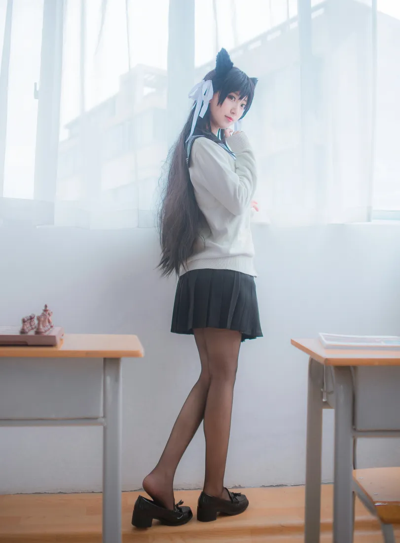 爱宕JKcos手机壁纸|教室背景图片 - 黑丝短裙兽耳少女「哲风壁纸」 爱宕JKcos手机壁纸|教室背景图片 - 黑丝短裙兽耳少女「哲风壁纸」
