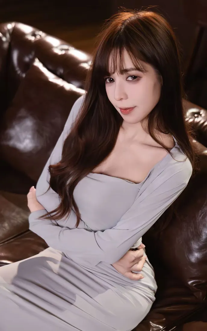 长发美女手机壁纸|灰色包臀裙背景图片 - 沙发坐姿写真「哲风壁纸」 长发美女手机壁纸|灰色包臀裙背景图片 - 沙发坐姿写真「哲风壁纸」
