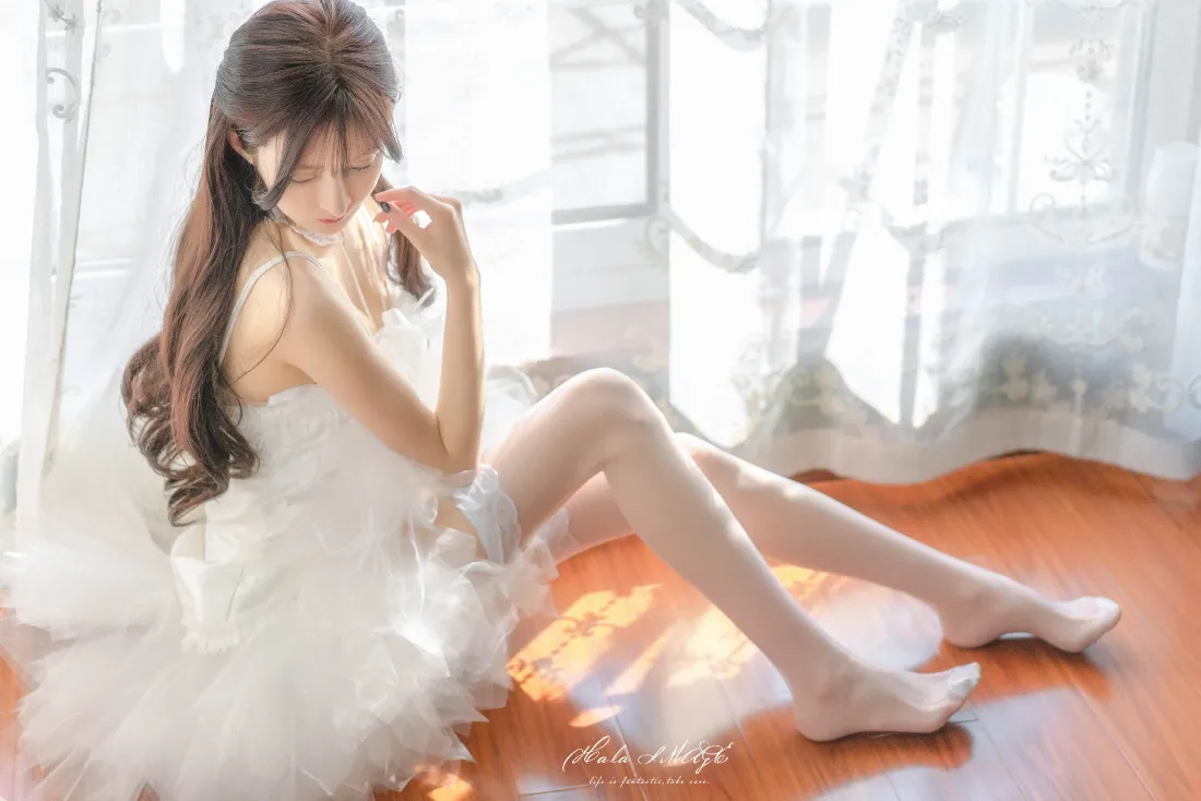 4k清纯美女壁纸｜白纱裙白丝背景图片 - 窗边光影「哲风壁纸」