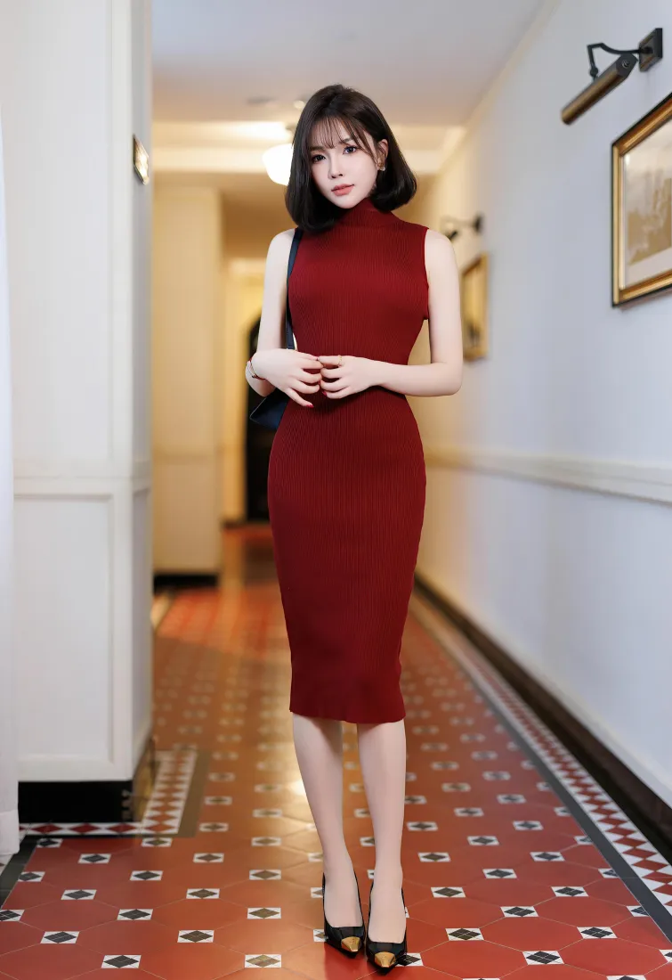 酒红色修身裙美女手机壁纸｜走廊室内背景图片 - 短发性感穿搭「哲风壁纸」