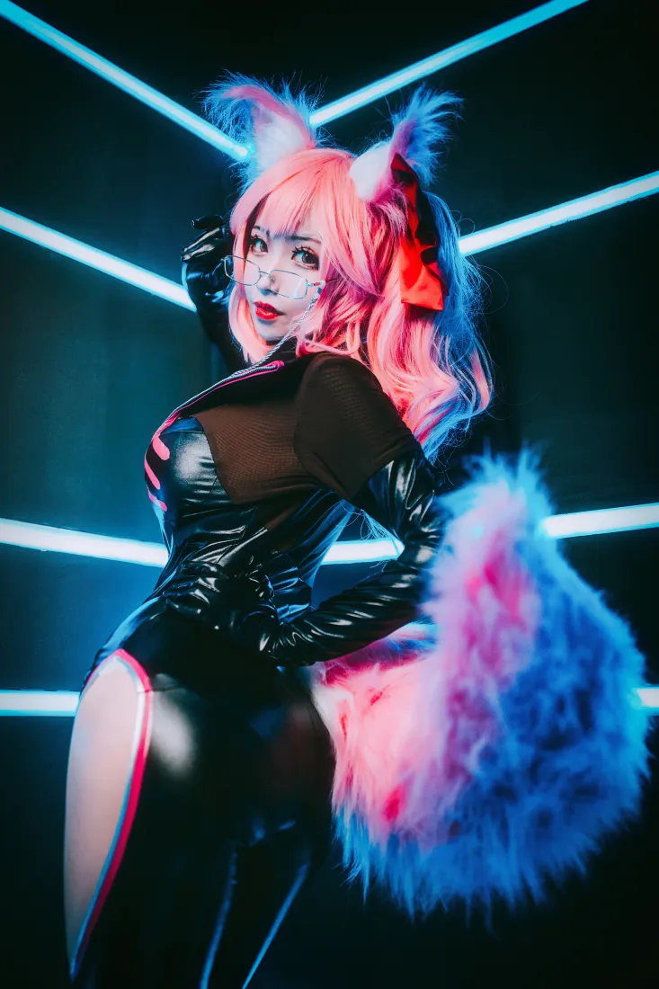 玉藻前手机壁纸｜霓虹背景图片 - rioko凉凉子cosplay「哲风壁纸」