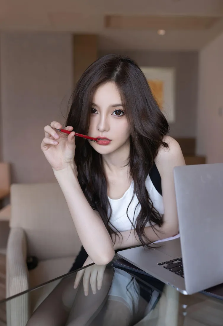 性感美女手机壁纸|居家办公背景图片 - 黑丝白背心长发御姐「哲风壁纸」 性感美女手机壁纸|居家办公背景图片 - 黑丝白背心长发御姐「哲风壁纸」