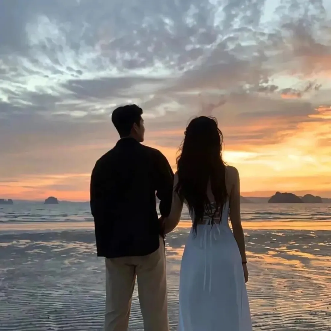 情侣头像手机壁纸｜海边夕阳背景图片 - 背影浪漫氛围「哲风壁纸」