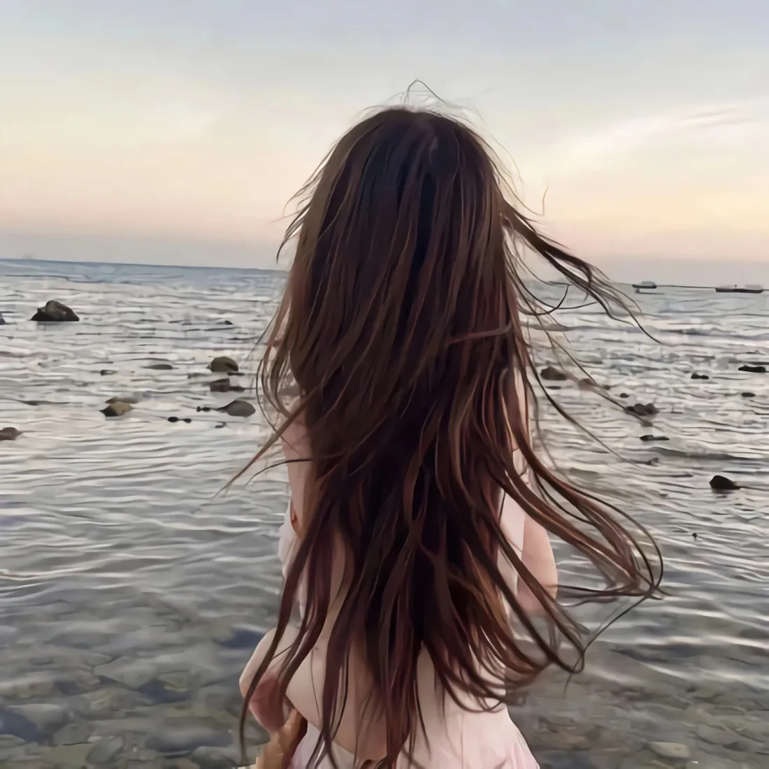 海边美女背影手机壁纸|黄昏海景图片 - 长发浅衣礁石海面「哲风壁纸」 海边美女背影手机壁纸|黄昏海景图片 - 长发浅衣礁石海面「哲风壁纸」