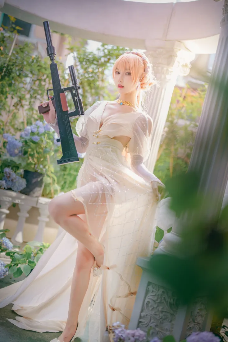 cos美女手机壁纸|花园背景图片 - 白裙金发造型「哲风壁纸」 cos美女手机壁纸|花园背景图片 - 白裙金发造型「哲风壁纸」