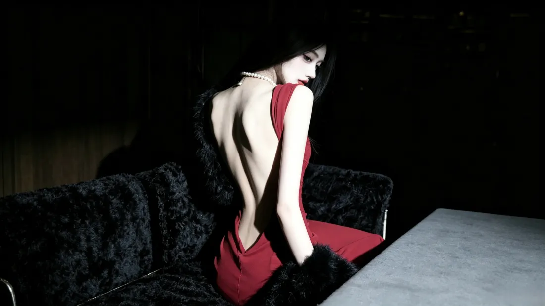 3k红裙美女壁纸|暗调背景图片 - 露背礼服氛围感写真「哲风壁纸」 3k红裙美女壁纸|暗调背景图片 - 露背礼服氛围感写真「哲风壁纸」