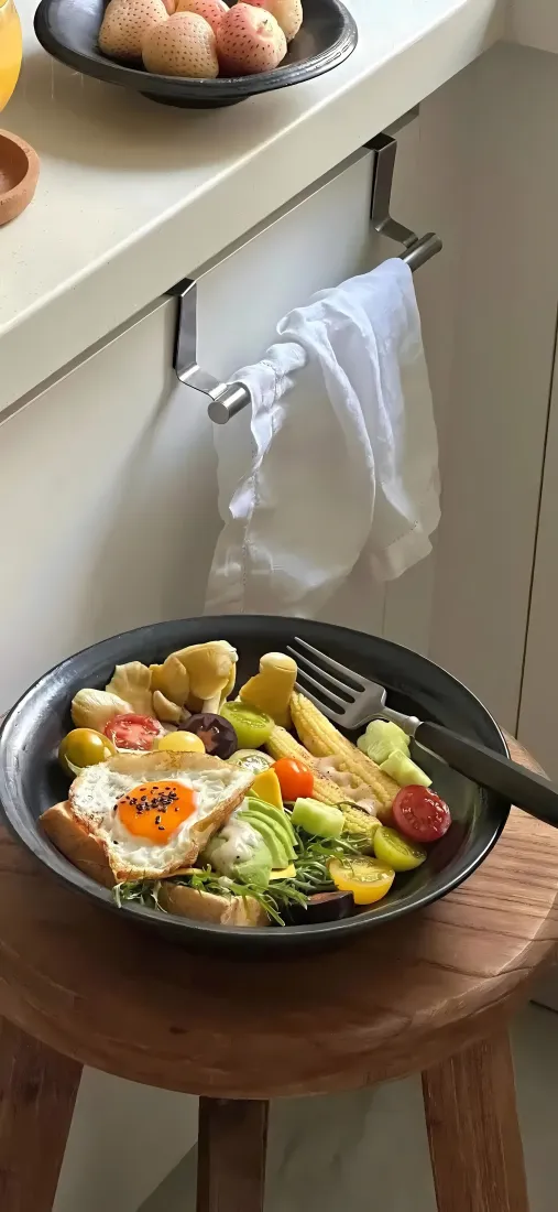 减脂餐手机壁纸｜厨房背景图片 - 轻食早餐煎蛋蔬菜「哲风壁纸」