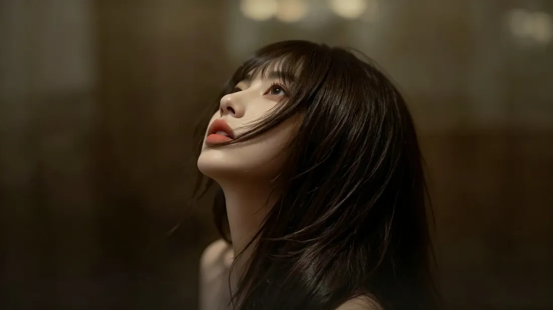 3k氛围感美女壁纸|黑发红唇背景图片 - 复古暖调人像「哲风壁纸」 3k氛围感美女壁纸|黑发红唇背景图片 - 复古暖调人像「哲风壁纸」