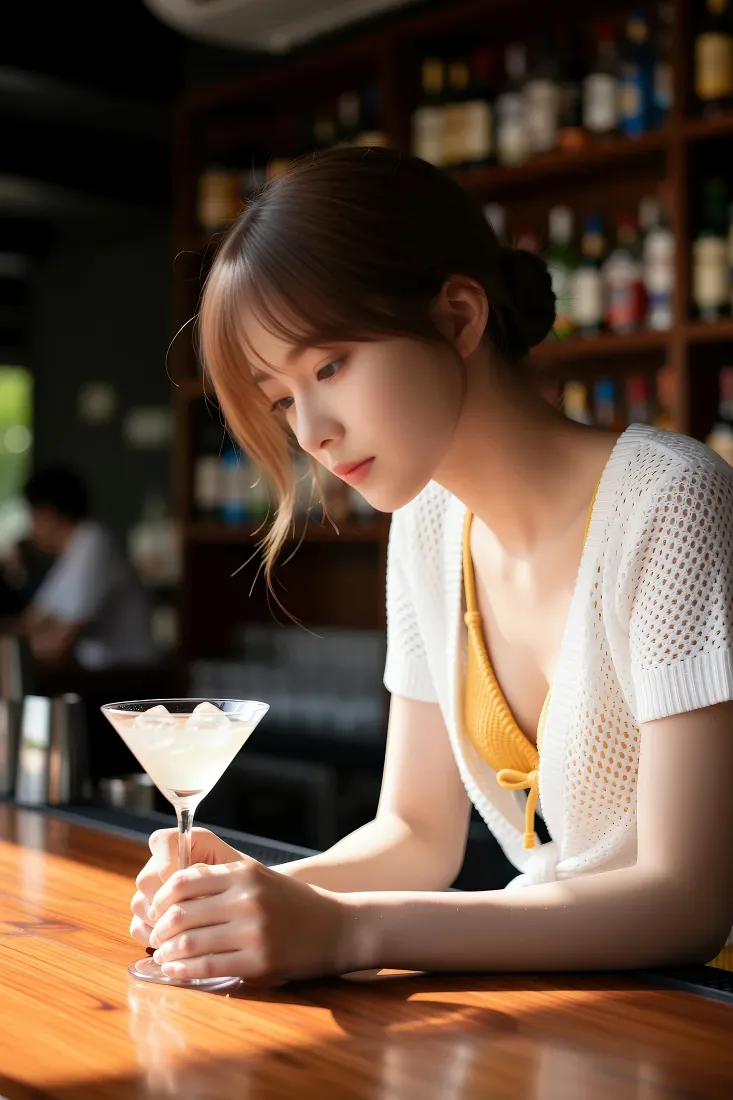 酒吧美女手机壁纸｜吧台背景图片 - 手持马天尼性感氛围「哲风壁纸」
