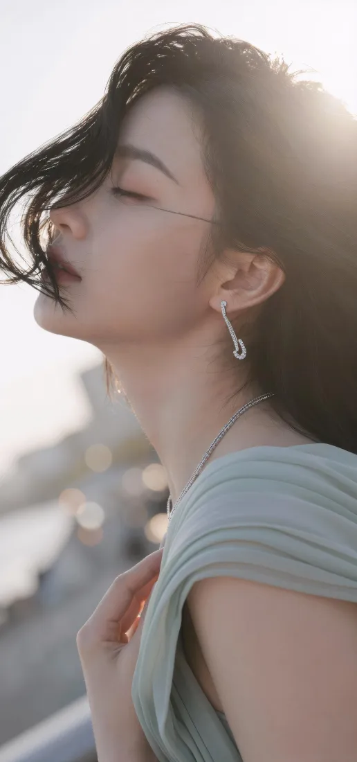 氛围感女生手机壁纸｜逆光人像背景图片 - 闭眼温柔「哲风壁纸」