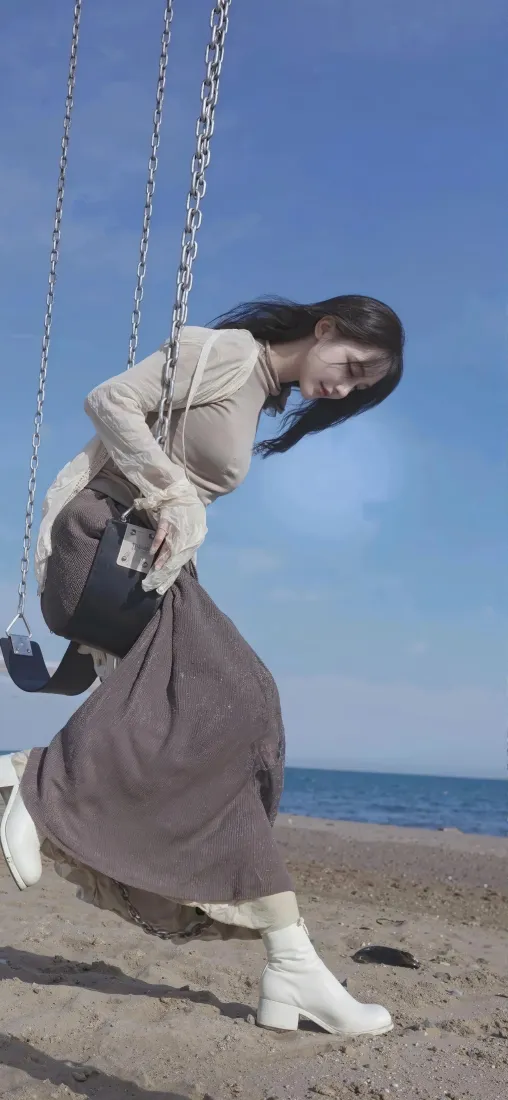 海边秋千美女手机壁纸|沙滩背景图片 - 蓝天大海长裙「哲风壁纸」 海边秋千美女手机壁纸|沙滩背景图片 - 蓝天大海长裙「哲风壁纸」
