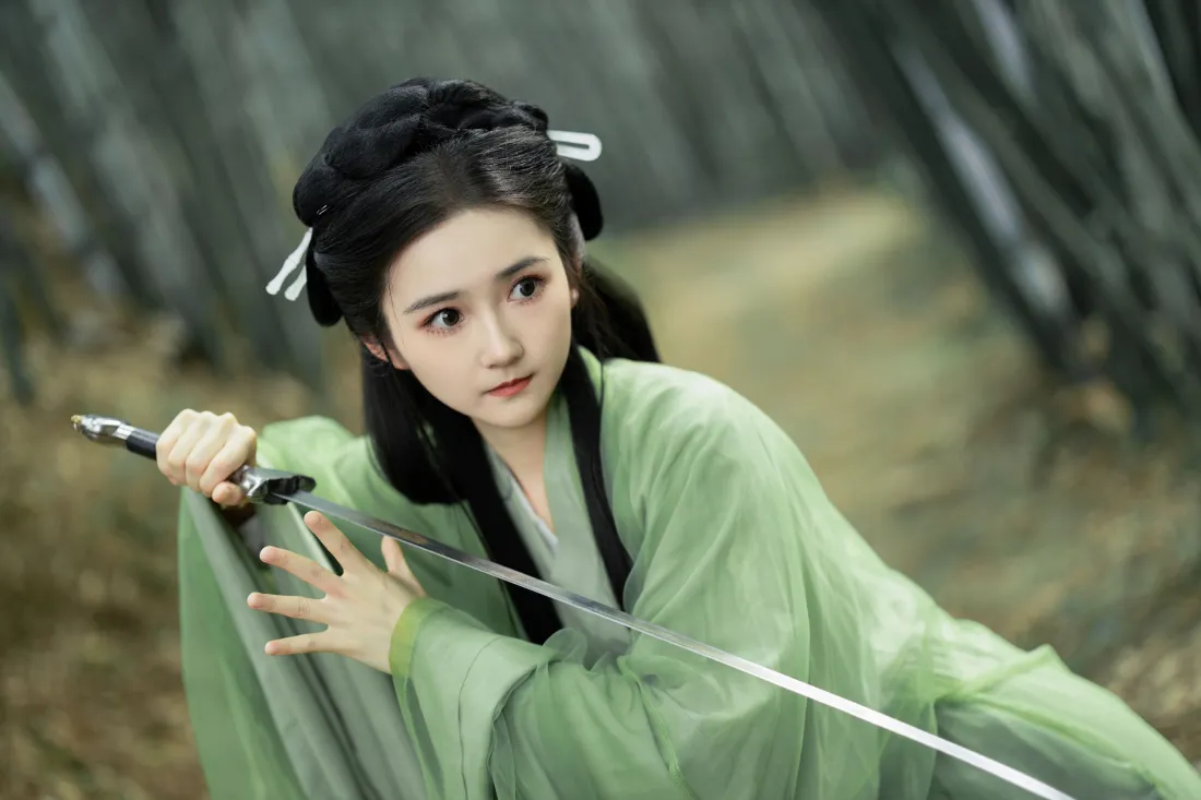 4k绿衣侠女壁纸|竹林舞剑背景图片 - 古风江湖师妹写真「哲风壁纸」 4k绿衣侠女壁纸|竹林舞剑背景图片 - 古风江湖师妹写真「哲风壁纸」