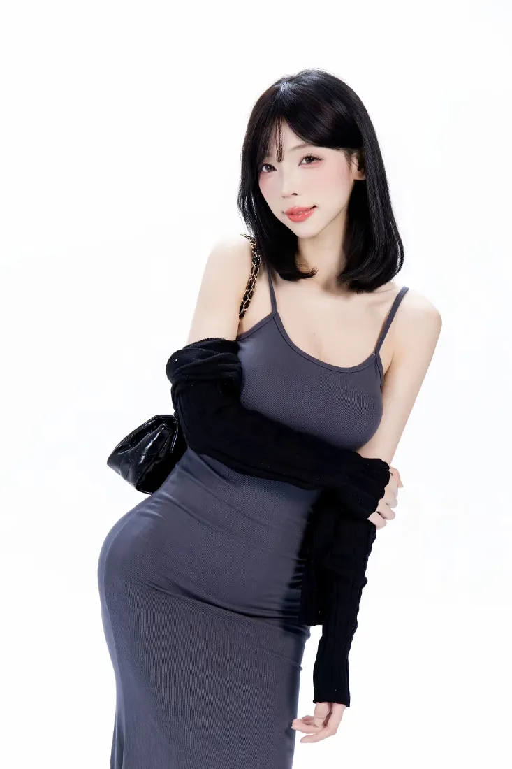 灰裙吊带美女手机壁纸|白色背景图片 - 时尚穿搭「哲风壁纸」 灰裙吊带美女手机壁纸|白色背景图片 - 时尚穿搭「哲风壁纸」