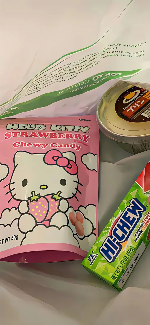 Hello Kitty零食手机壁纸｜糖果布丁背景图片 - 简约休闲桌面「哲风壁纸」