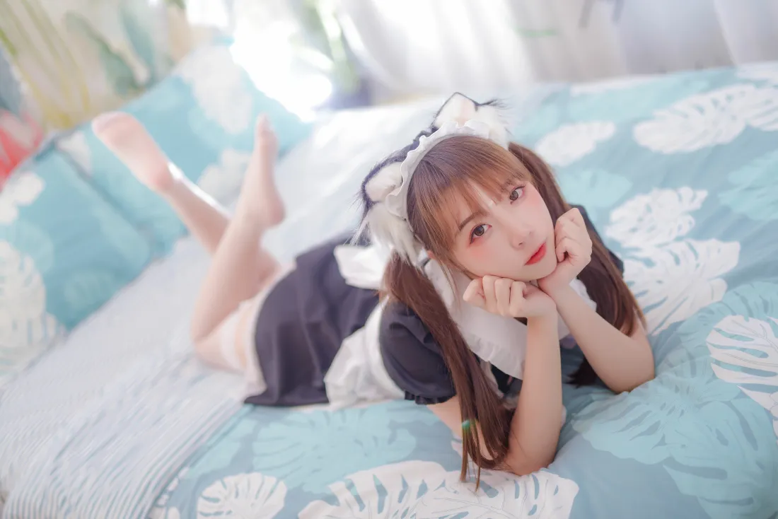 7k二佐Nisa壁纸｜猫耳女仆背景图片 - 白丝cosplay床上写真「哲风壁纸」