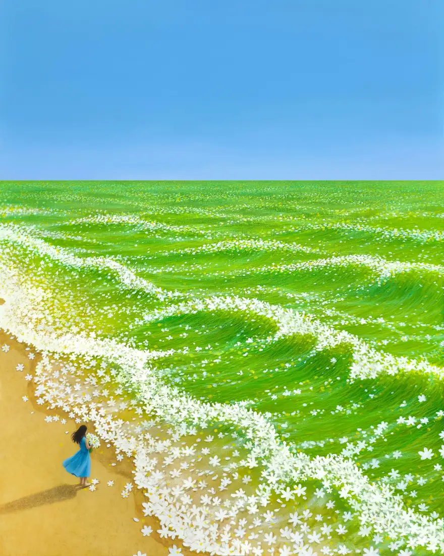蓝裙女孩立于沙滩，绿色花浪如海浪般涌向岸边，上方是澄澈蓝天。