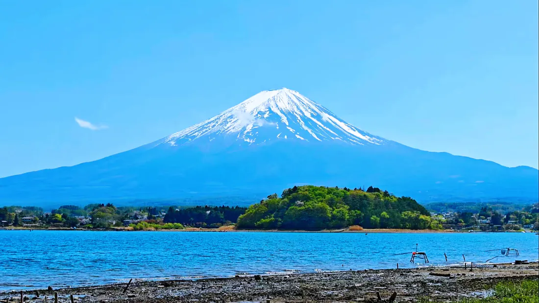 3k富士山壁纸｜湖畔背景图片 - 日本雪山湖泊晴天「哲风壁纸」
