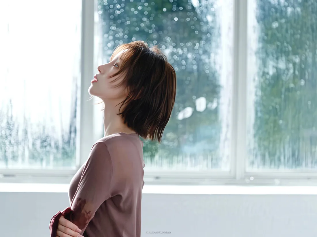 3k宋雨琦壁纸｜窗边短发背景图片 - 清冷侧脸氛围感写真「哲风壁纸」