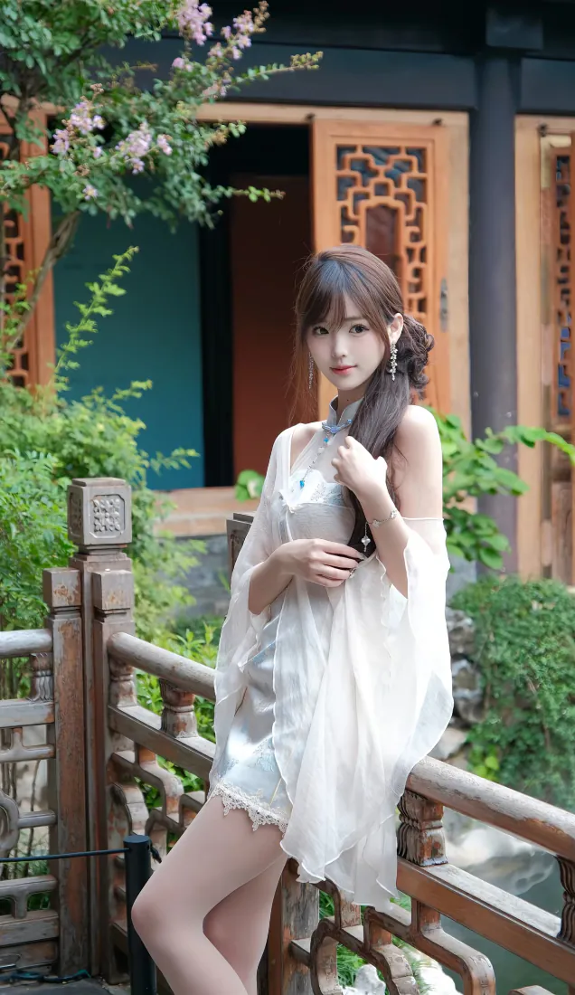 白纱古风少女手机壁纸｜庭院木栏背景图片 - 清冷写真「哲风壁纸」
