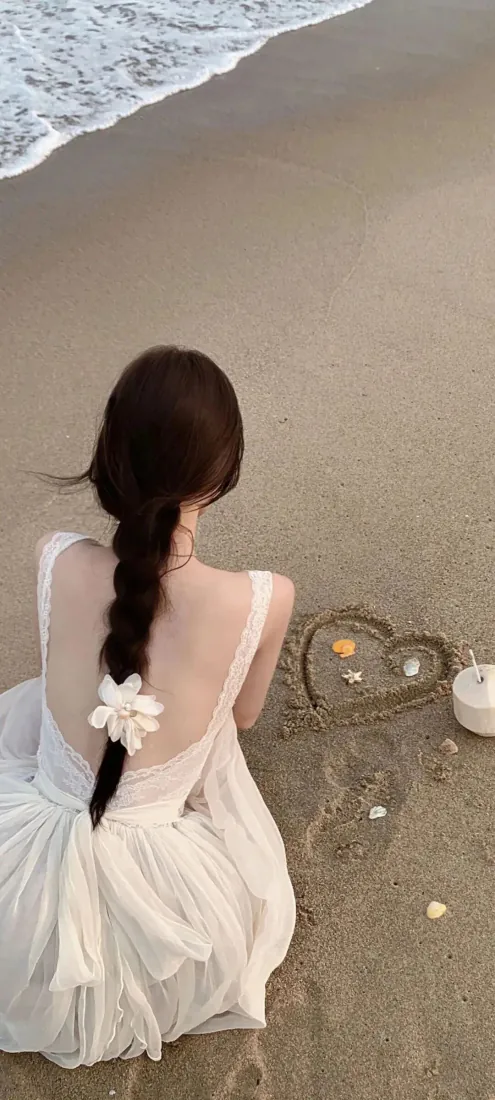 海边白裙美女手机壁纸|沙滩背影背景图片 - 麻花辫露背纱裙「哲风壁纸」 海边白裙美女手机壁纸|沙滩背影背景图片 - 麻花辫露背纱裙「哲风壁纸」