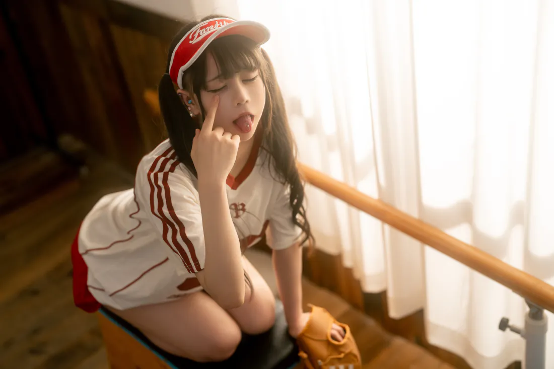 9k棒球少女cos壁纸|窗边阳光背景图片 - 运动风二次元写真「哲风壁纸」 9k棒球少女cos壁纸|窗边阳光背景图片 - 运动风二次元写真「哲风壁纸」