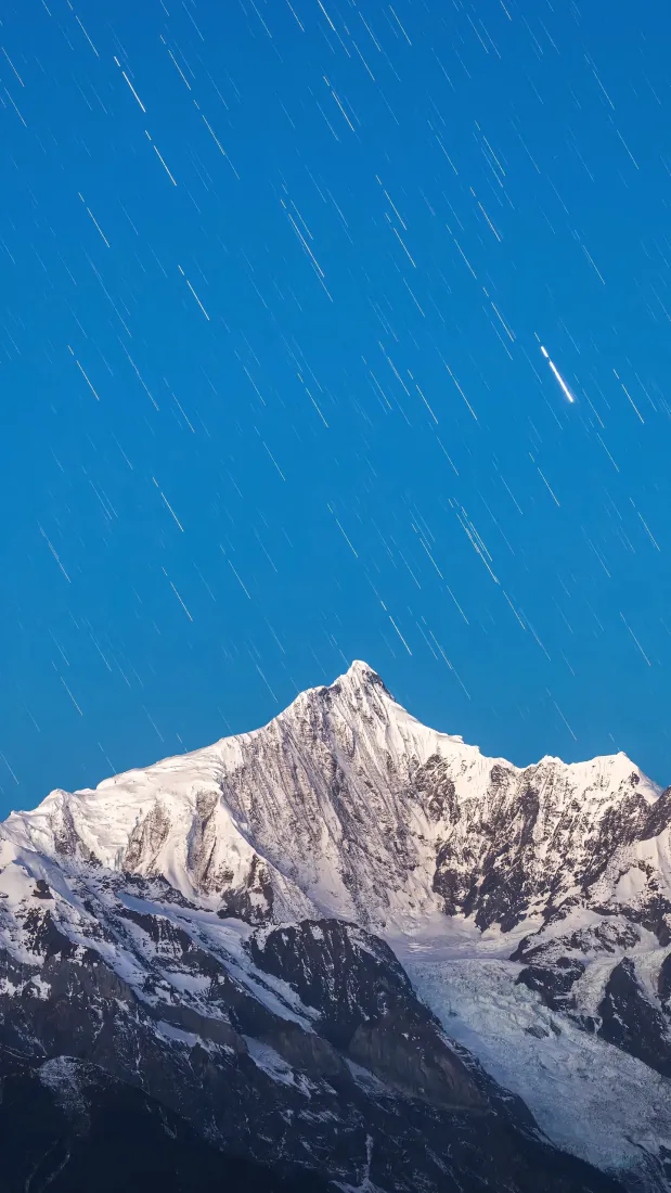 珠穆朗玛峰手机壁纸｜雪山星轨自然背景图片 - 高原风景「哲风壁纸」