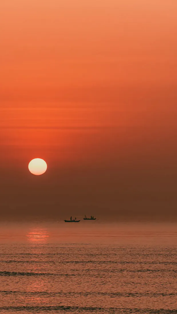 手机壁纸|落日海面背景图片 - 海上日落「哲风壁纸」 手机壁纸|落日海面背景图片 - 海上日落「哲风壁纸」