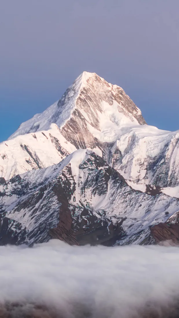 贡嘎雪山手机壁纸｜云海日照金山背景图片 - 蜀山之王雪峰蓝天「哲风壁纸」