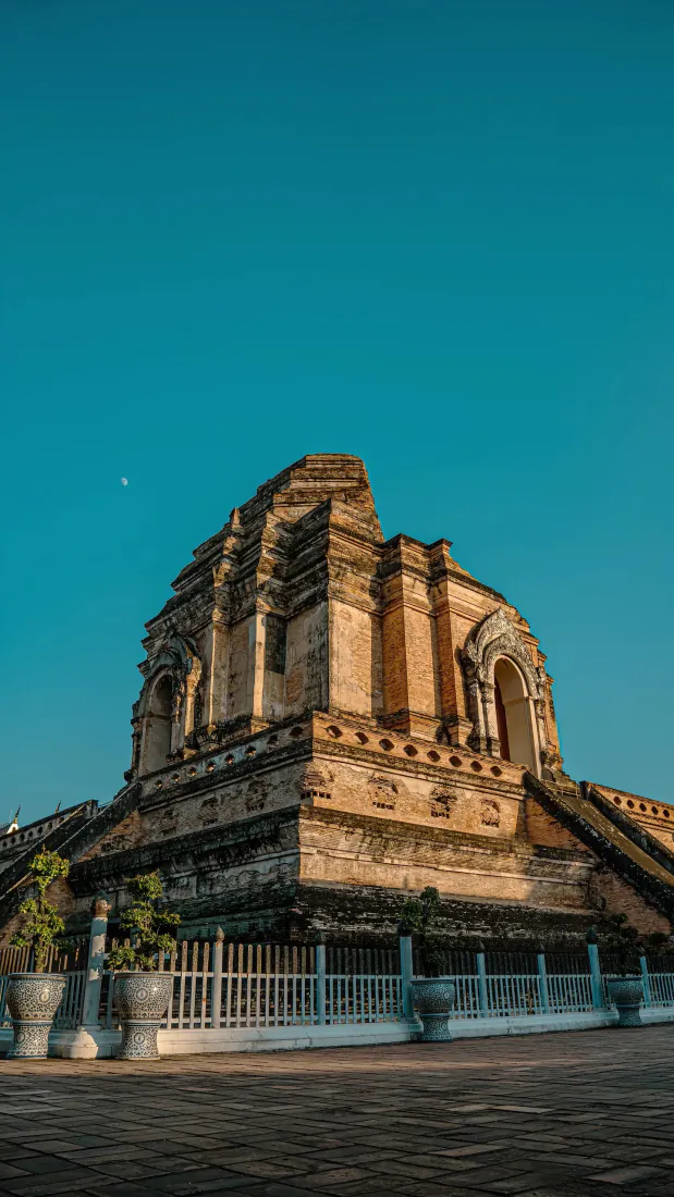 契迪龙寺手机壁纸｜大佛塔背景图片 - 清迈古寺遗迹「哲风壁纸」