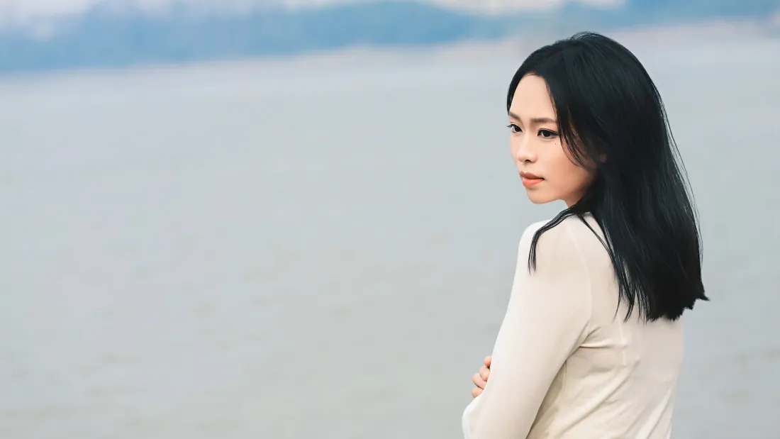4k壁纸|黑长直美女湖景写真背景图片 - 清冷回头杀「哲风壁纸」 4k壁纸|黑长直美女湖景写真背景图片 - 清冷回头杀「哲风壁纸」