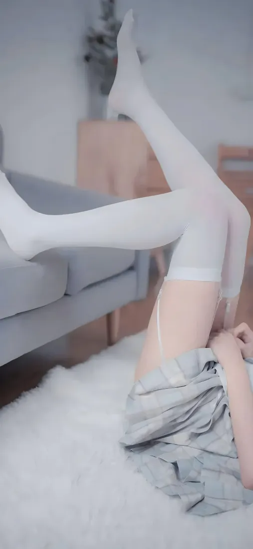 手机壁纸|白色过膝袜少女腿部特写背景图片 - 居家清新「哲风壁纸」 手机壁纸|白色过膝袜少女腿部特写背景图片 - 居家清新「哲风壁纸」