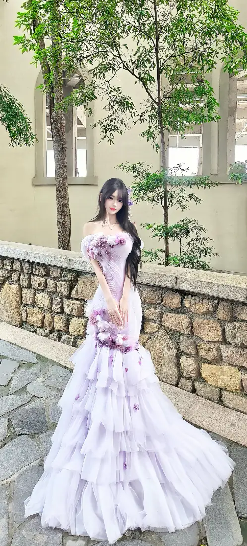 手机壁纸|浅紫抹胸鱼尾纱裙美女 户外庭院写真背景图片「哲风壁纸」 手机壁纸|浅紫抹胸鱼尾纱裙美女 户外庭院写真背景图片「哲风壁纸」