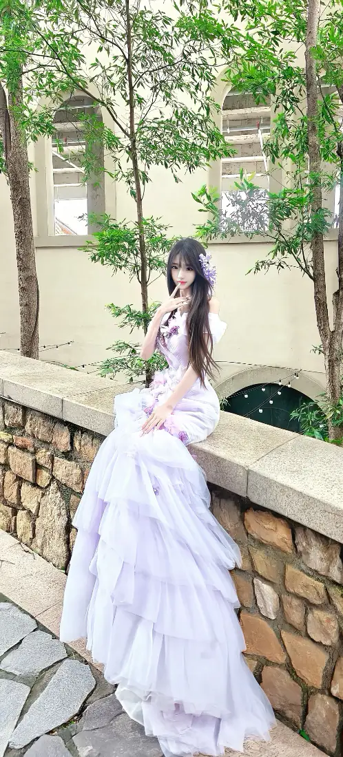 手机壁纸|户外写真紫裙长发美女 石墙旁清新人像 - 高清背景图「哲风壁纸」 手机壁纸|户外写真紫裙长发美女 石墙旁清新人像 - 高清背景图「哲风壁纸」