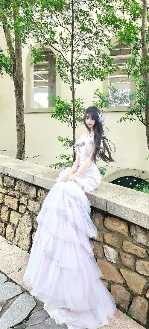 手机壁纸|户外白裙黑长直美女 石墙树木清新背景图片「哲风壁纸」 手机壁纸|户外白裙黑长直美女 石墙树木清新背景图片「哲风壁纸」